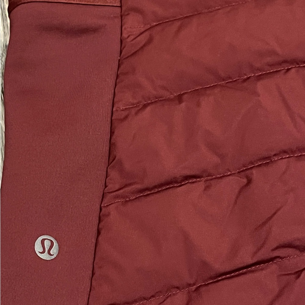lululemon Down For It All Vest 6 Cassis GUC - Picture 3 of 5